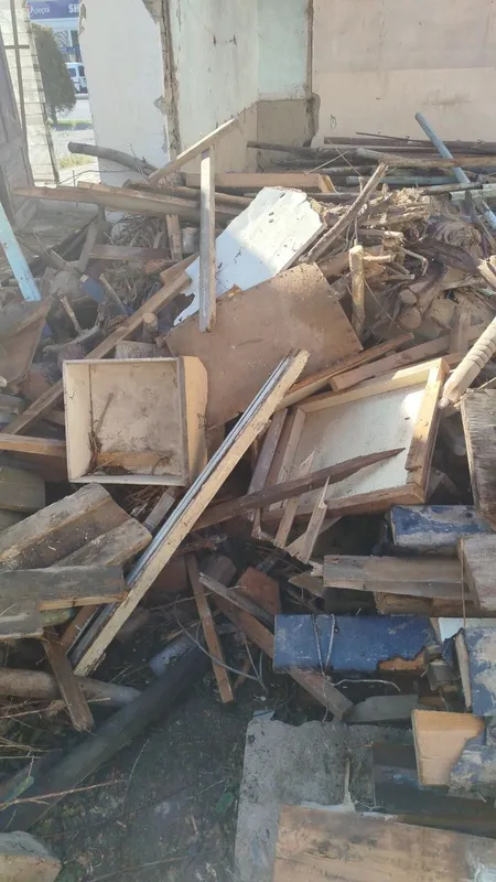 Utin sotiladi,narxi kelishilgan xolda aralash