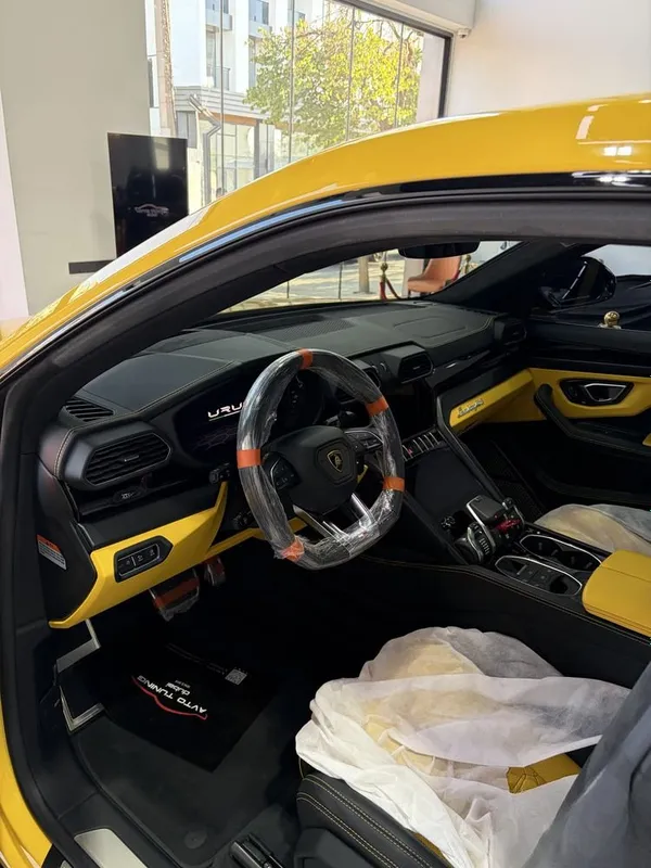 Lamborghini urus 2 Lamborghini urus 2