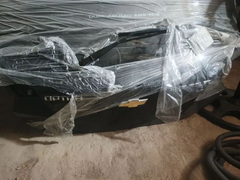 Lacetti xetchbek kapot krilo 1