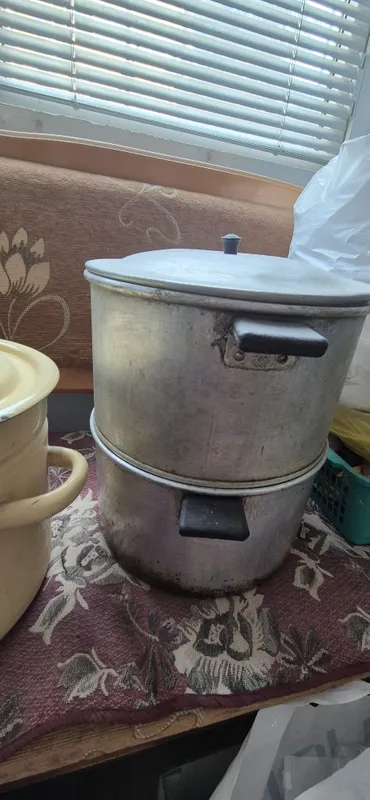 Кастрюли и сковородки б/у