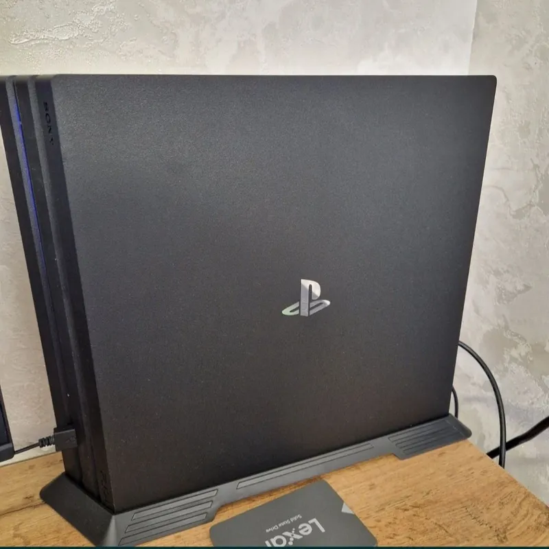 Sony playstation 4 pro PS4