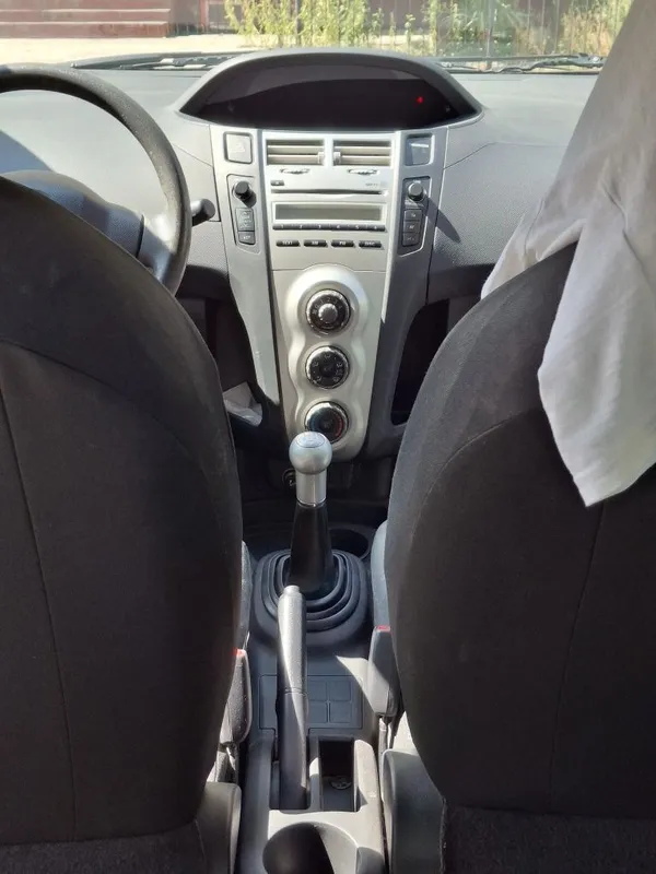 Продам свою Toyota yaris VVT 1.3 . 2NZ 8