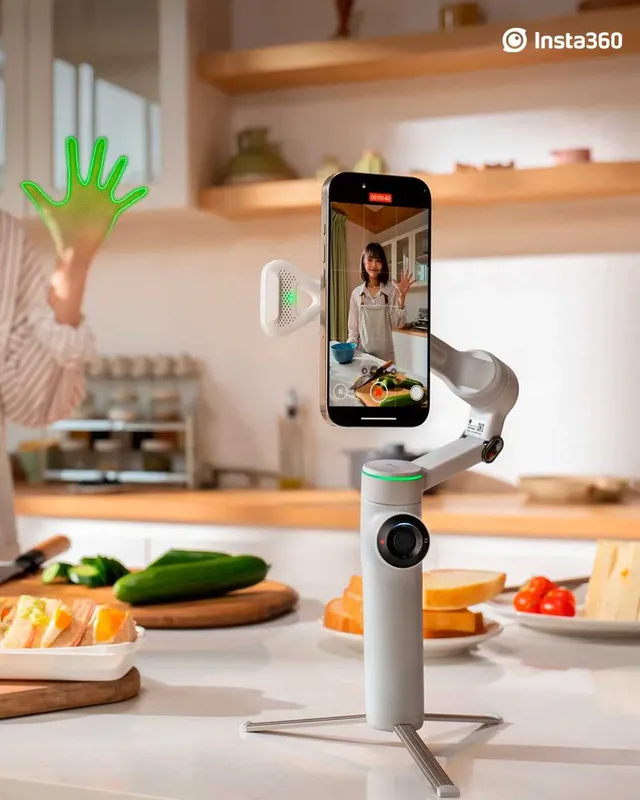 Стабилизатор Insta360 Flow 2 Pro (AI Tracker Bundle)