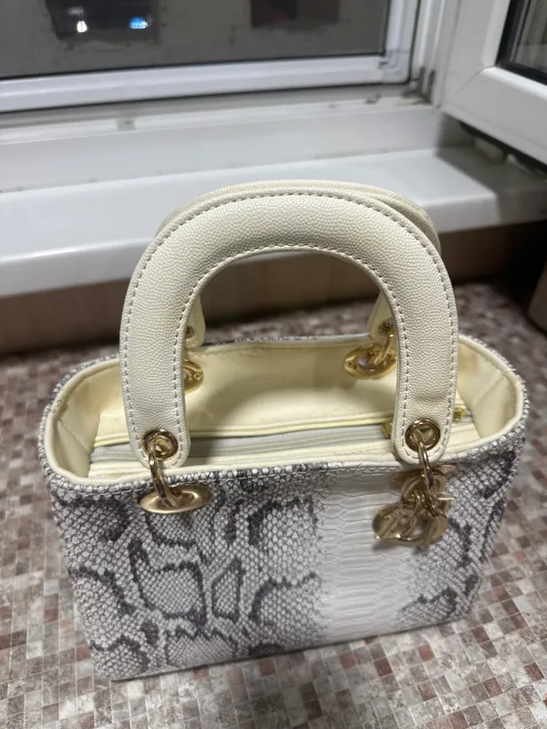 Dior sumka B/y turgan ishlatilmagan haqiqiy koja — фото 1