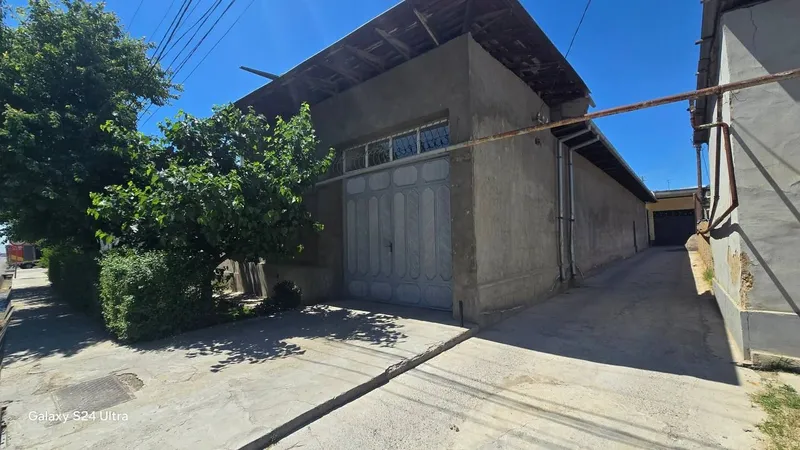 Uy hovli