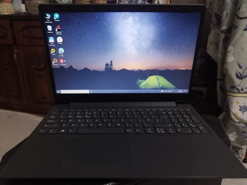 Lenovo noutbuk sotiladi