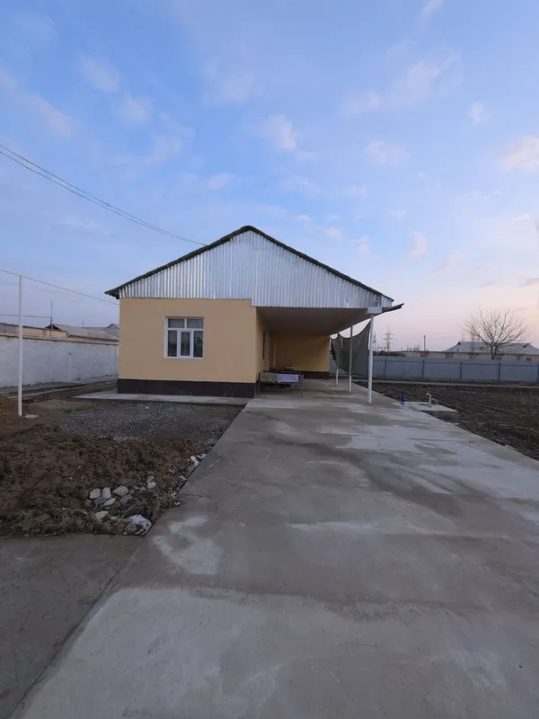 Zafarga uch kilometr Dalvarzin birinchi savxozda uchaska sotiladi. 1 Zafarga uch kilometr Dalvarzin birinchi savxozda uchaska sotiladi. 1