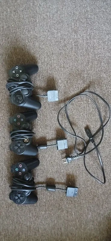 Продаётся Playstation2 fat. 3 Продаётся Playstation2 fat. 3