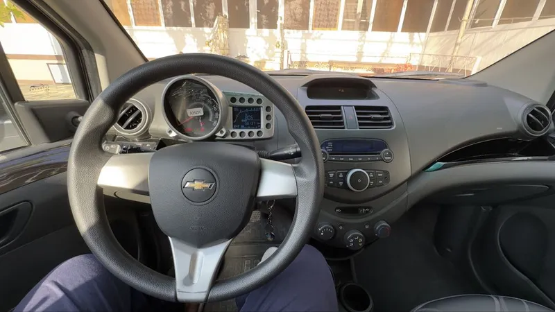 Spark 56.000 km yurgan 6.300$ 3