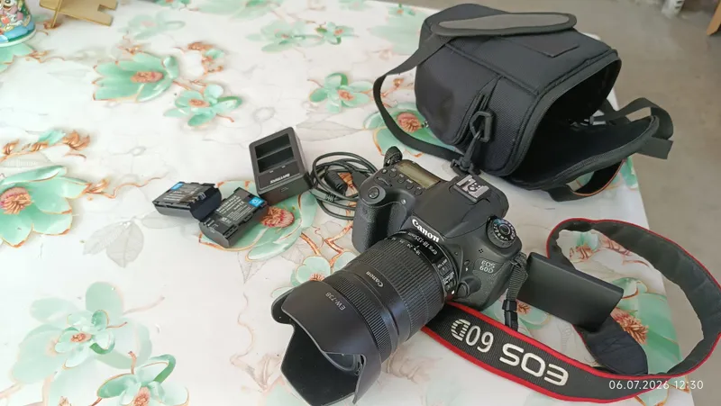 Canon EOS 60D EFS 18x135mm