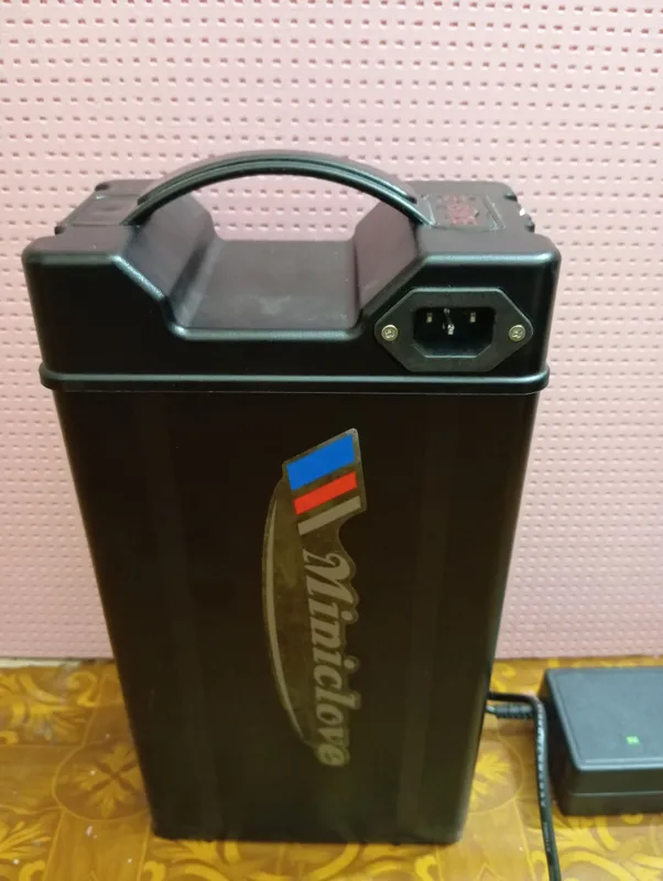 акомулятор литийоный 48/13 для скутера — фото 1 акомулятор литийоный 48/13 для скутера — фото 1