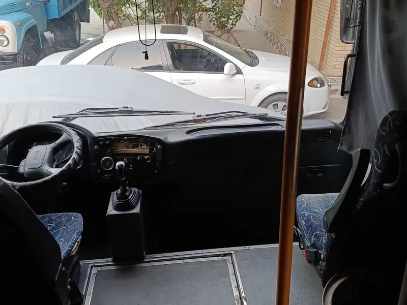 Isuzu avtobus sotiladi 3