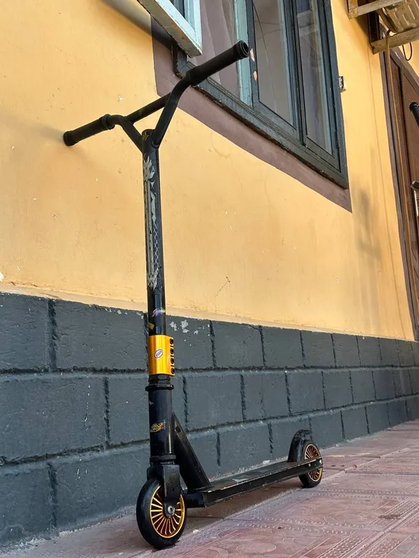 Samokat sotiladi srochna 1 Samokat sotiladi srochna 1