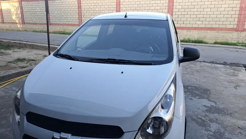 Spark 2020 yil rangi oq 4 Spark 2020 yil rangi oq 4
