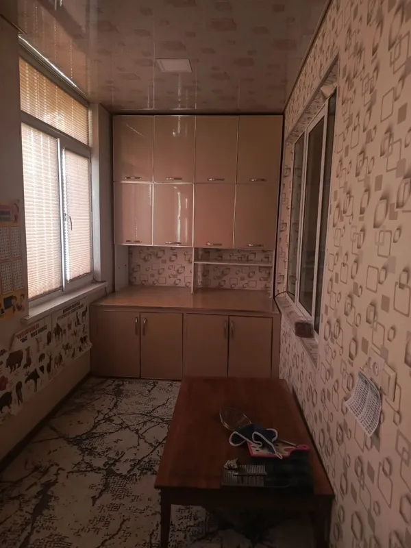 Srochna 7 mkr 2 xona 3 xona qilingan 1 etaj Jasorat 10 — фото 3