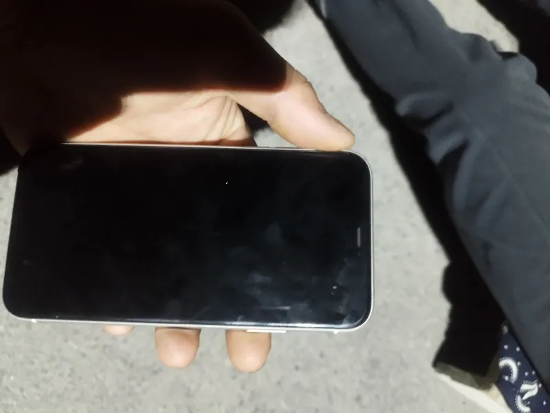 Iphone 11. Sotiladi srochna 3 Iphone 11. Sotiladi srochna 3