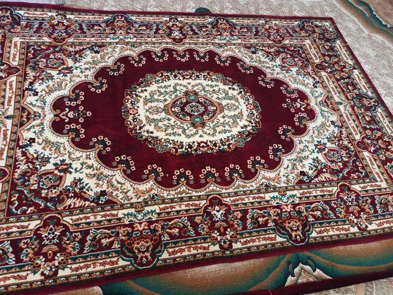 Deyarli yangi gilam 3,60/2,40 2