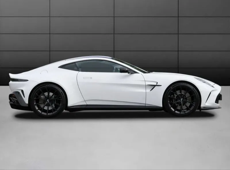 Aston Martin V8 Vantage Coupe 2026 3 Aston Martin V8 Vantage Coupe 2026 3