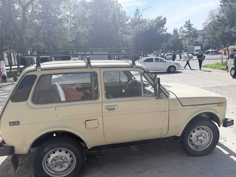 НИВА 1982 года Бежевый — фото 1
