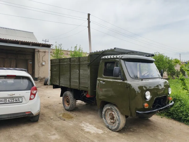 UAZ moshinasi sotiladi holati ideal 8