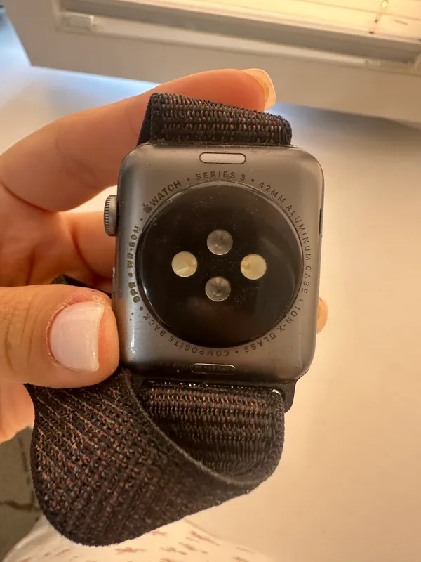IWatch series 3 (42 mm) 1