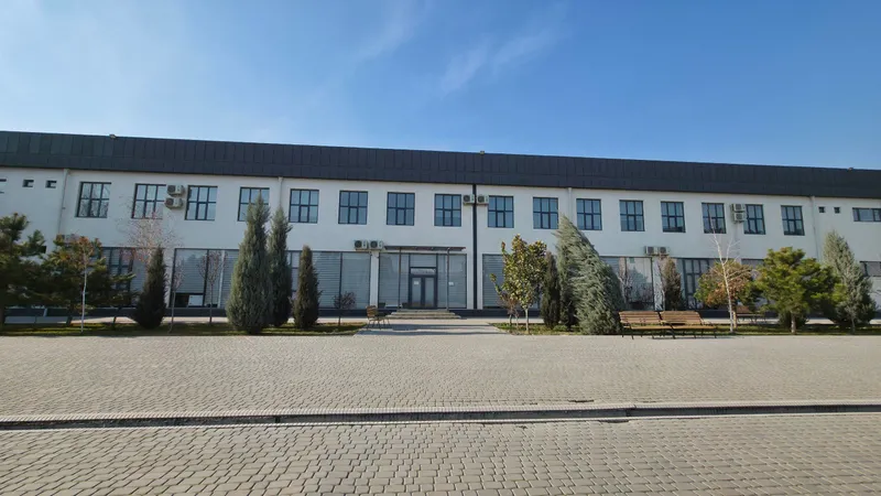 Сдаётся комплекс из 3-х зданий на закрытой территории 3