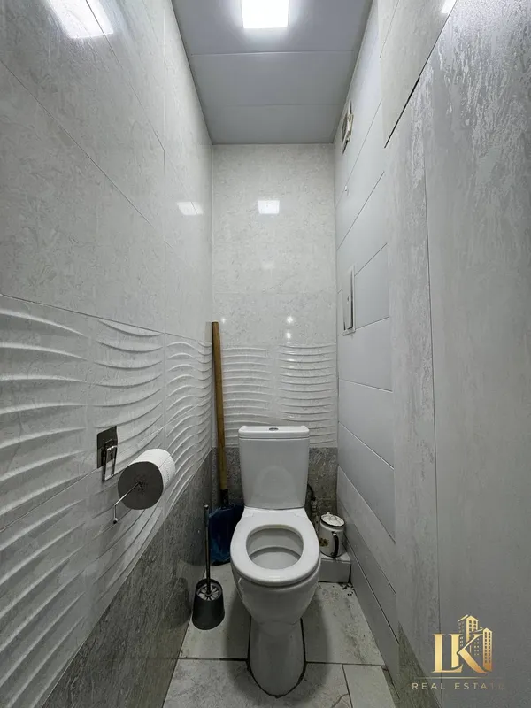 Продаётся 4-комнатная квартира, 100 м², Шайхантахурский район 8