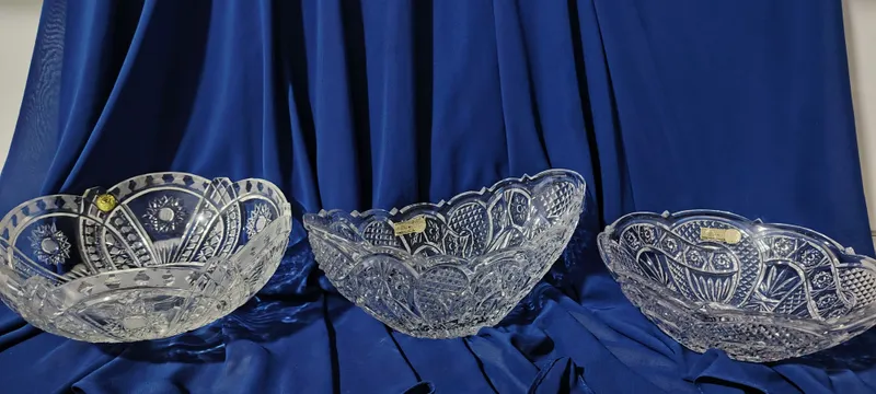 Хрустальные вазы, салатница, конфетница