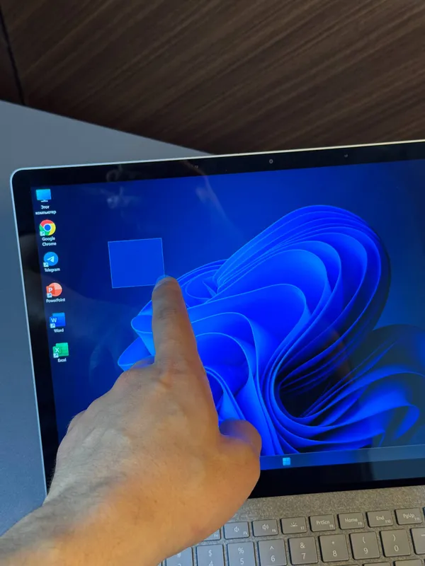 Kuchli Noutbuk Surface Laptop Alcantara — фото 2
