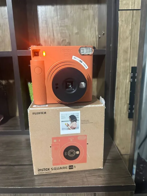 Фотоаппарат моментальной печати FUJIFILM INSTAX SQUARE SQ1 1 Фотоаппарат моментальной печати FUJIFILM INSTAX SQUARE SQ1 1