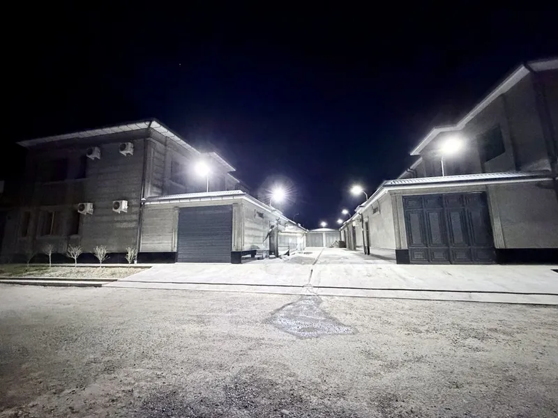 Nazarbek ittifoqda yengi masjid oldida yengi uchaska sotiladi