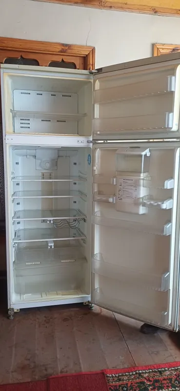 Холодилники Beko ишлаб турган чириган жойлари йук хамма нарсаси бор — фото 1