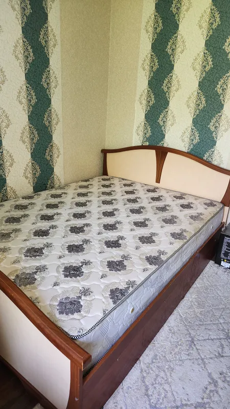 Кровать 500 000, камод 150 000, два шкафа 200 000