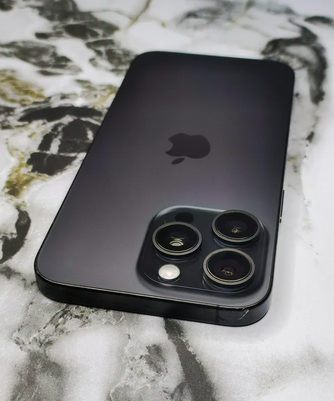 iPhone 15 Pro Max — фото 2