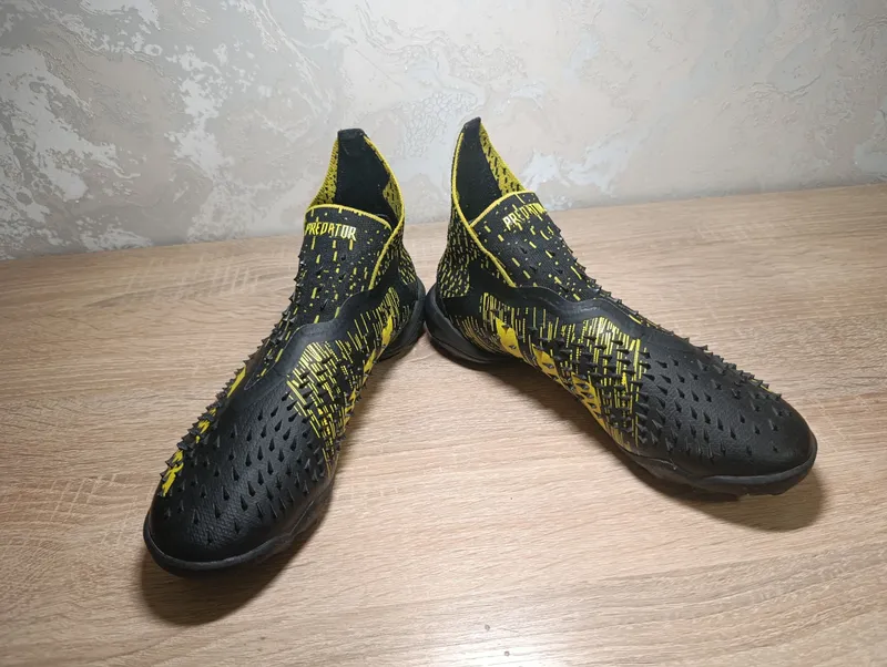 Adidas Predator сорokonojkalar 1