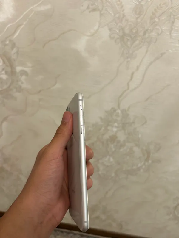 iPhone 8 Plus White 2