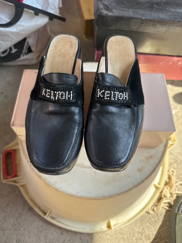 женские тапочки, черные