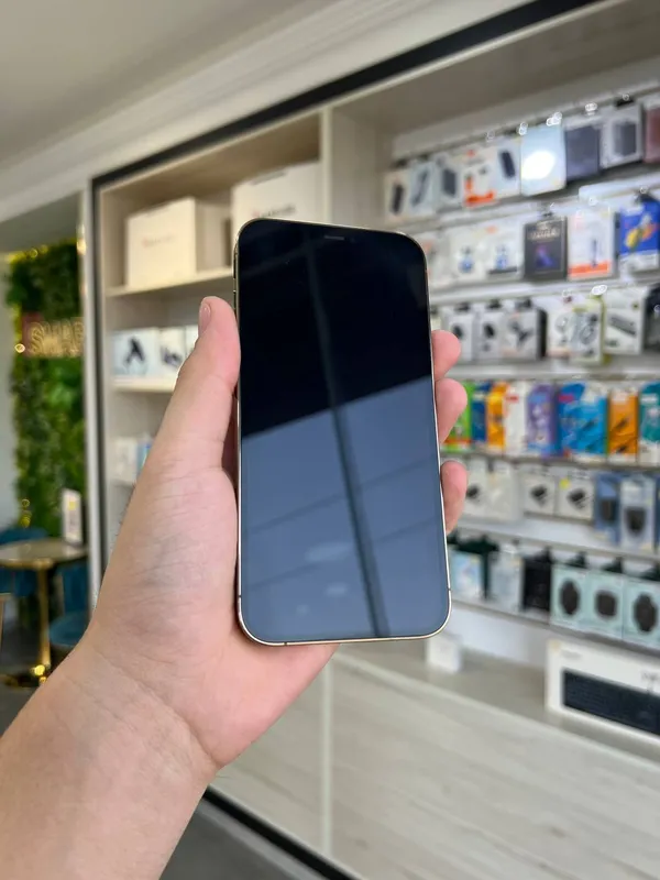 iPhone 12 Pro Gold 2 iPhone 12 Pro Gold 2