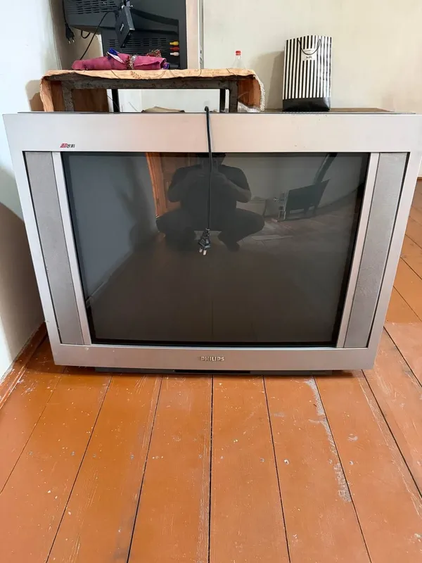 Televizorlar sotiladi hammasi ishledi