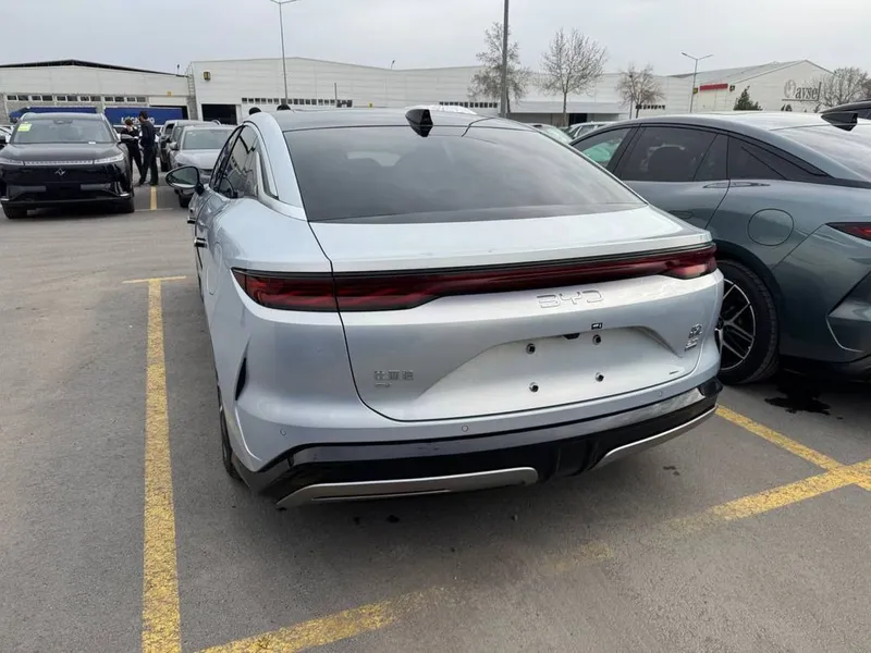BYD HAN L dual mator 2.7 sikun 2025 yil — фото 2