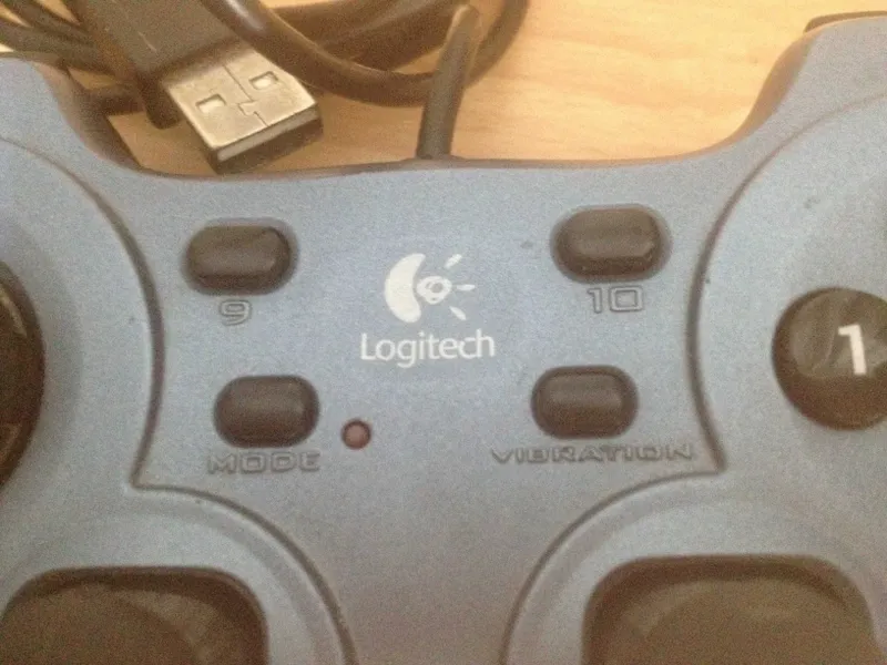 Проводной компьютерный джойстик Logitech 5