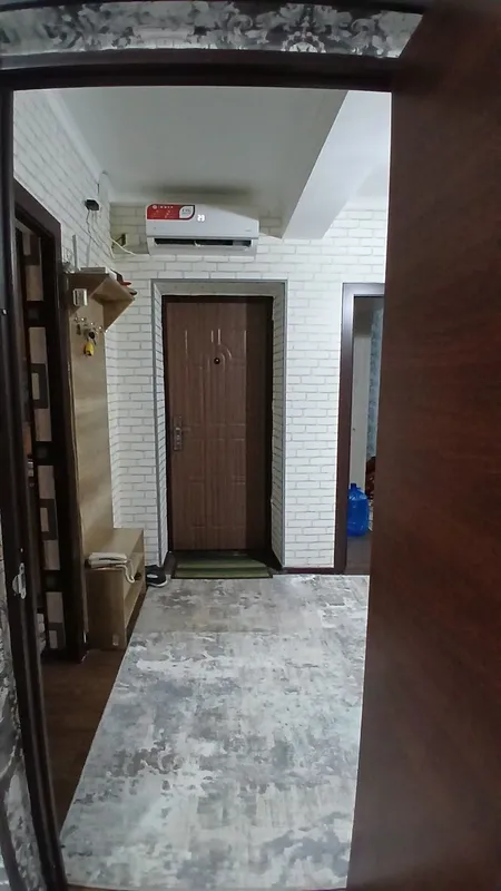 Продаётся 3-комнатная квартира с 4-го этажа 1