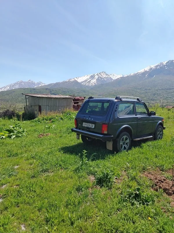 Niva srochna sotiladi! Yaxshi holatda — фото 6