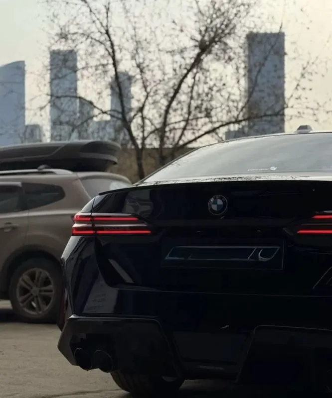 Обвес BMW I5 G60 в стиль G90 M5 — фото 2