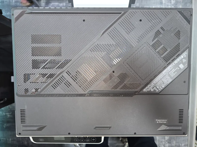 ASUS ROG Strix G814 i9/RTX 4060 16GB/1TB 3