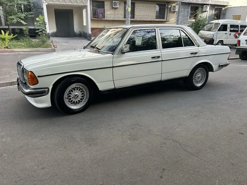 срочно W123 Classic e230 1 срочно W123 Classic e230 1