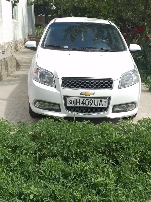 Nexia. 3 sotiladi 2 pozitsa M/T