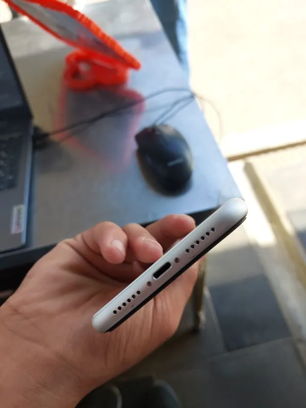 Iphone 11 sotiladi 1 Iphone 11 sotiladi 1