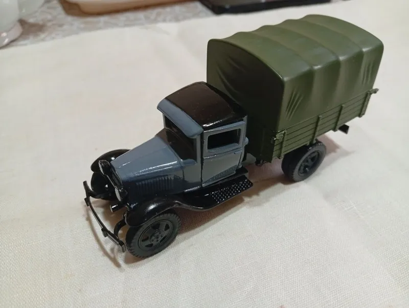 Модели масштабные 1:43 торг уместен 1 Модели масштабные 1:43 торг уместен 1
