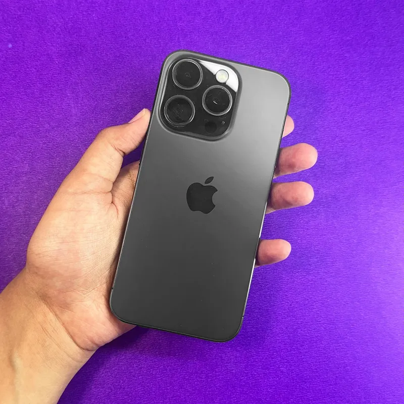 iPhone 15 pro Black titanium